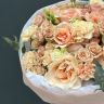 Букет из Французской и Кустовой розы
