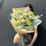Букет из маттиолы, диантуса, эустомы и паникума