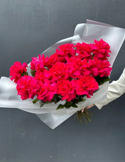 Букет из 15 французских роз фуксия 