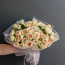 Букет из 25 кремовых кустовых Роз