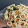Букет из 25 кремовых кустовых Роз
