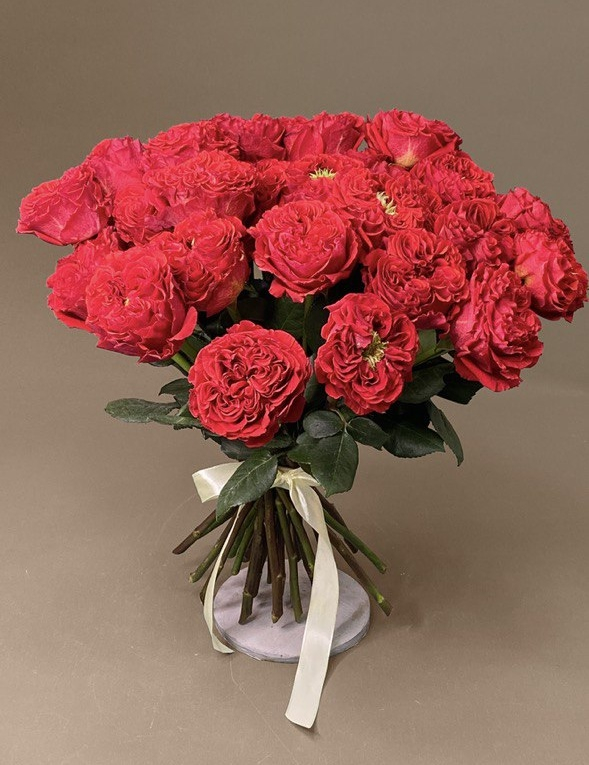 Букет из 25 садовых роз 