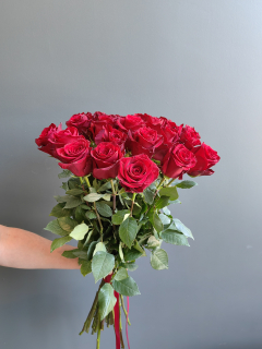 Букет из 25 красных роз