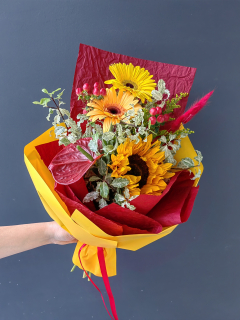 Букет из подсолнуха и антуриума