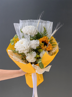 Букет из подсолнуха и хризантемы