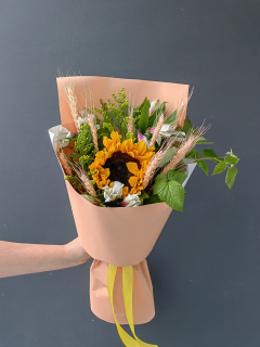 Букет из подсолнуха и альстромерии