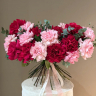 Букет из французских роз с эвкалиптом. Размер М
