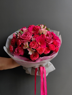 Букет из герберы и розы 