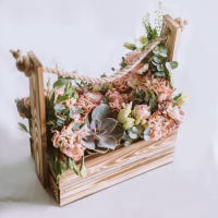 В деревянном ящике